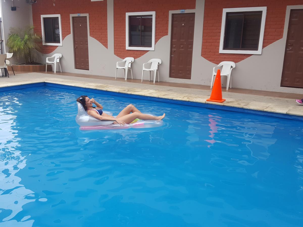 فندق Hostal Las Velas مانتا المظهر الخارجي الصورة